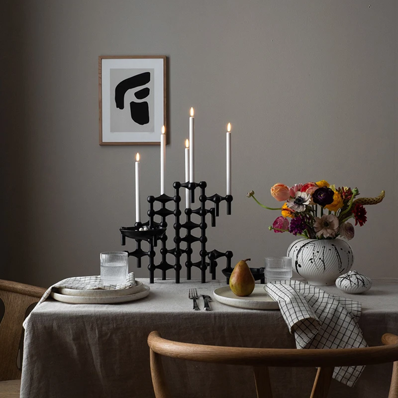 Centerpiece Stick - Tempat Lilin Logam Denmark Struktur Molekuler